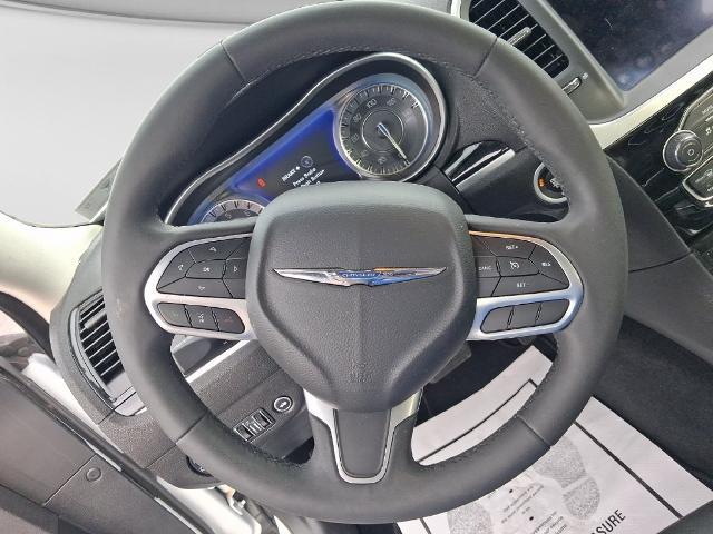 2023 Chrysler 300 Touring L AWD
