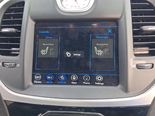 2023 Chrysler 300 Touring L AWD