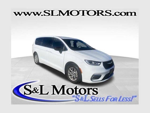 2025 Chrysler Pacifica Select for sale in Pulaski, WI