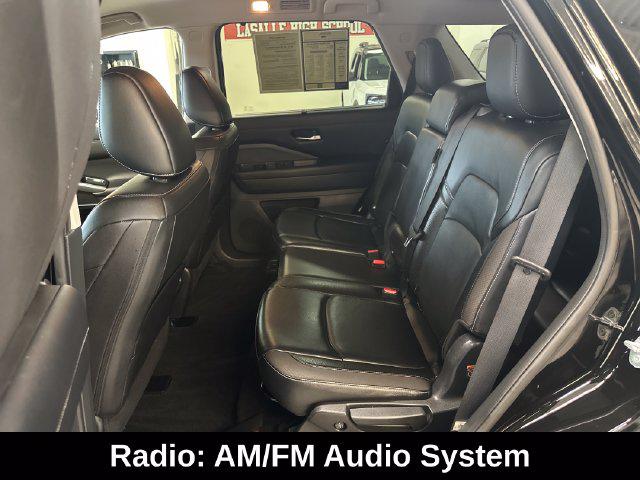 2023 Nissan Pathfinder SL 4WD