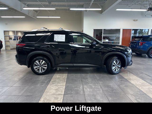 2023 Nissan Pathfinder SL 4WD