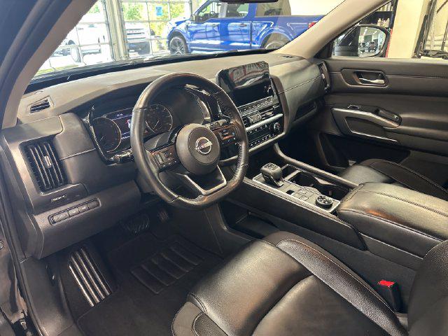 2023 Nissan Pathfinder SL 4WD