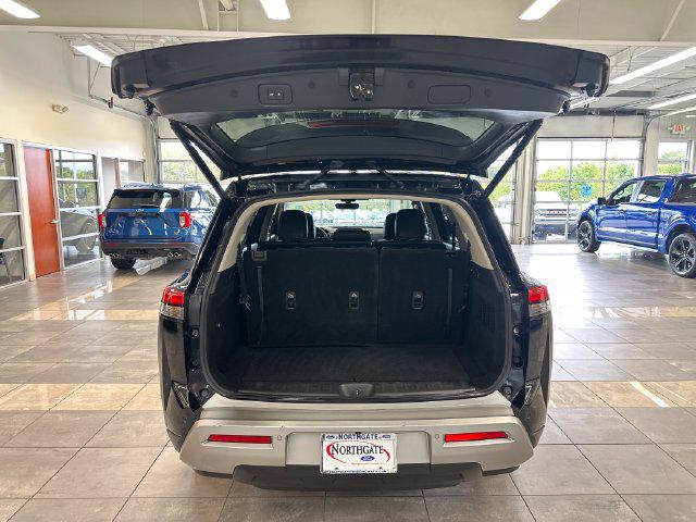 2023 Nissan Pathfinder SL 4WD