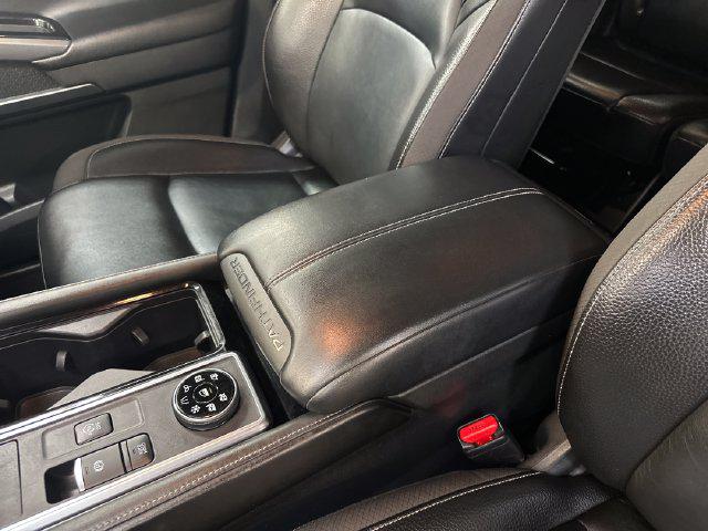 2023 Nissan Pathfinder SL 4WD