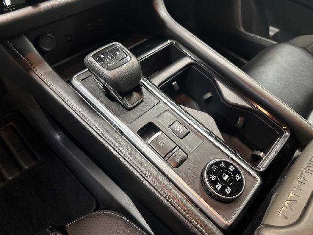 2023 Nissan Pathfinder SL 4WD