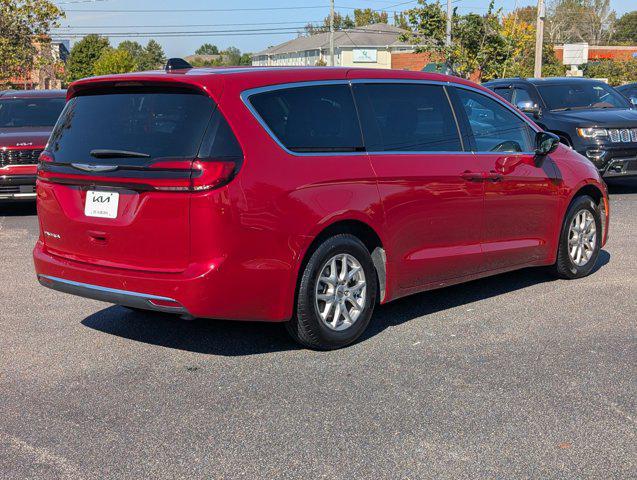 2025 Chrysler Pacifica Select