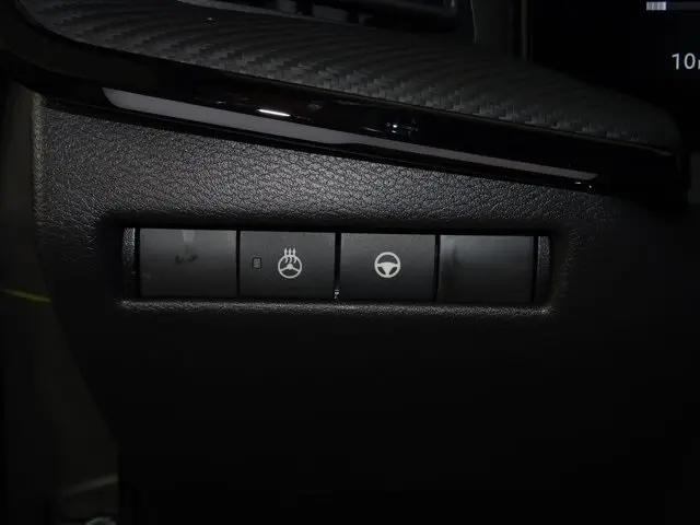 2025 Nissan Kicks SR Intelligent AWD