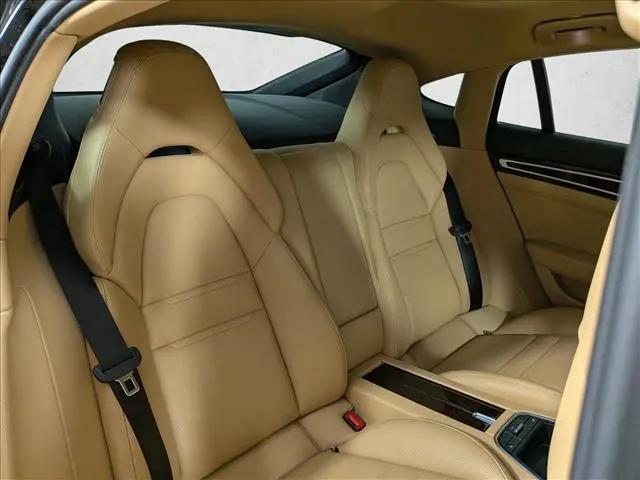 2019 Porsche Panamera 4