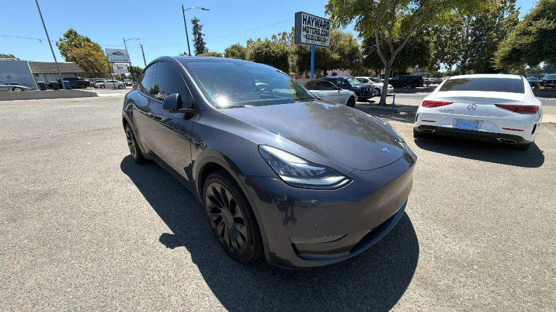 2022 Tesla Model Y Long Range Dual Motor All-Wheel Drive