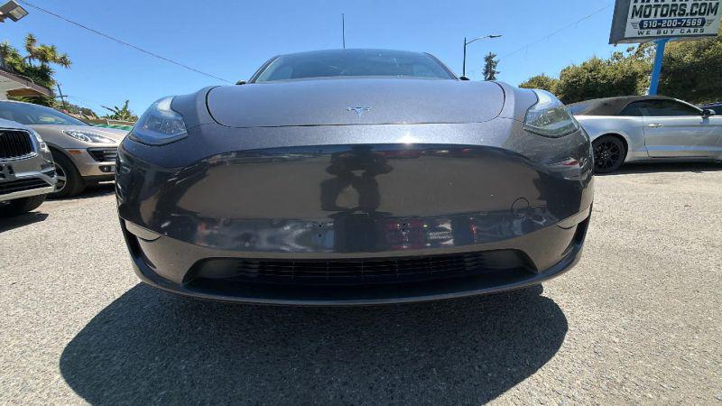 2022 Tesla Model Y Long Range Dual Motor All-Wheel Drive