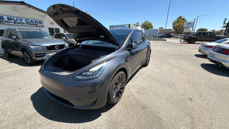 2022 Tesla Model Y Long Range Dual Motor All-Wheel Drive