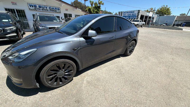 2022 Tesla Model Y Long Range Dual Motor All-Wheel Drive