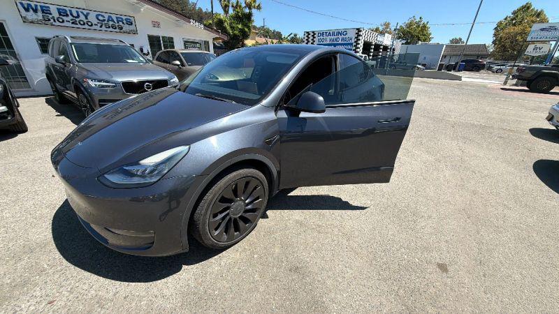2022 Tesla Model Y Long Range Dual Motor All-Wheel Drive