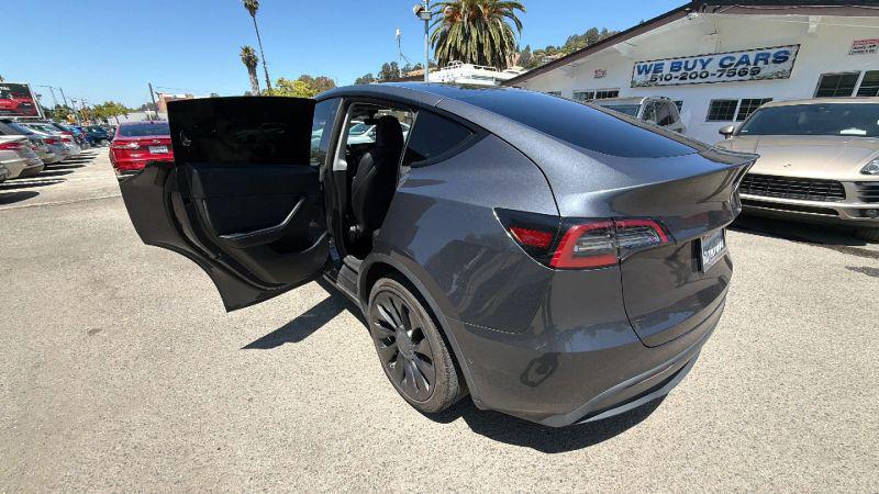2022 Tesla Model Y Long Range Dual Motor All-Wheel Drive