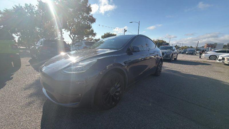2022 Tesla Model Y Long Range Dual Motor All-Wheel Drive