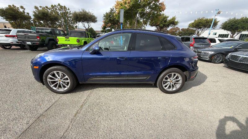 2022 Porsche Macan Base