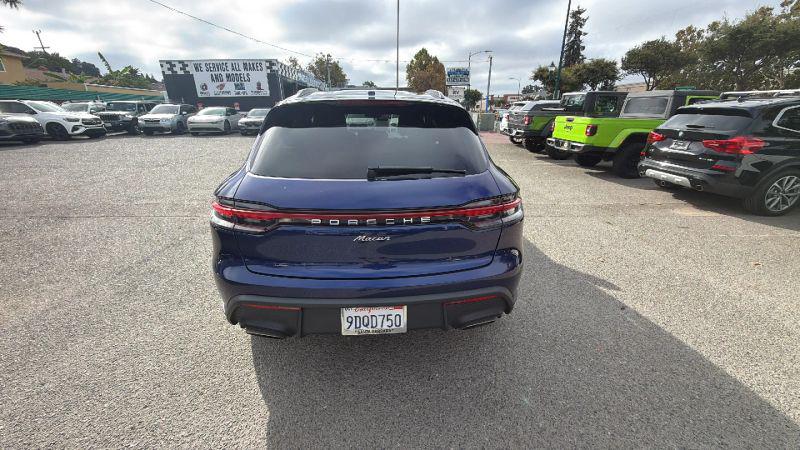2022 Porsche Macan Base