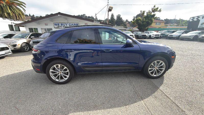 2022 Porsche Macan Base