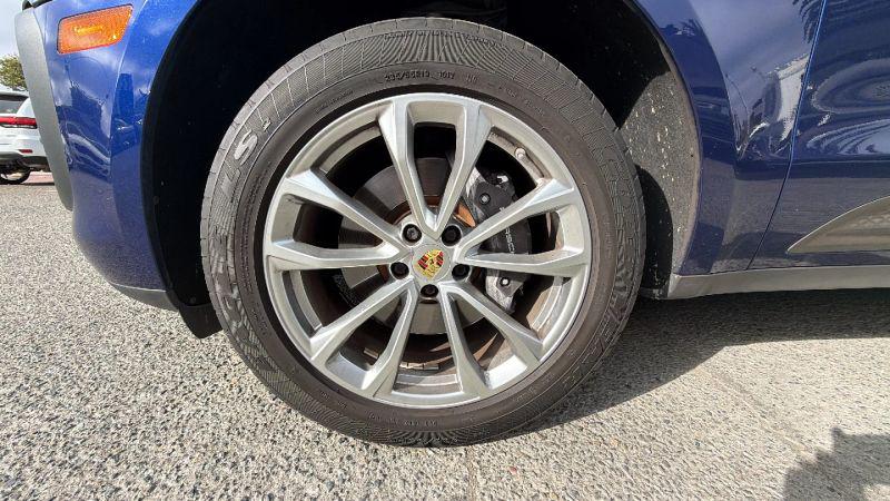 2022 Porsche Macan Base