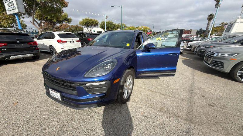 2022 Porsche Macan Base