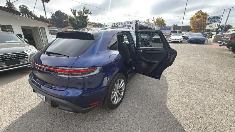2022 Porsche Macan Base
