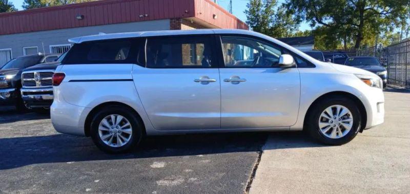 2017 Kia Sedona L