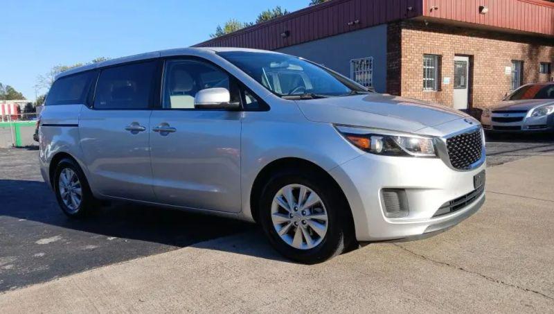 2017 Kia Sedona L