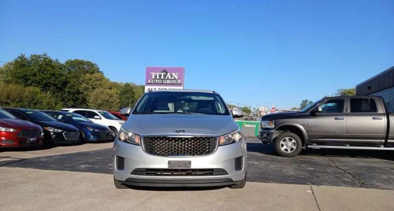 2017 Kia Sedona L