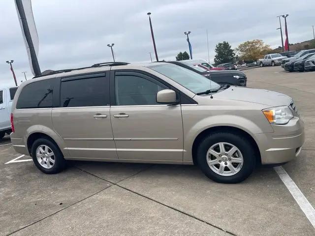 2009 Chrysler Town & Country Touring for sale near Zanesville, OH
