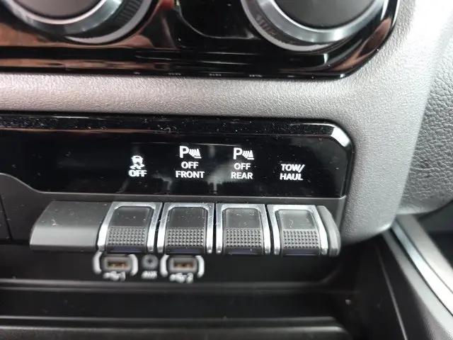2025 Ram 1500 Big Horn Crew Cab 4x4 57 Box