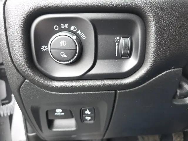 2025 Ram 1500 Big Horn Crew Cab 4x4 57 Box