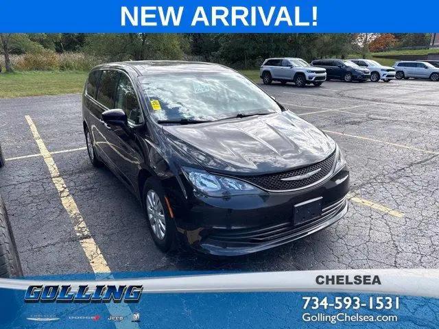 2018 Chrysler Pacifica L for sale in Chelsea, MI