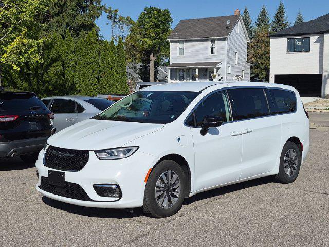 2024 Chrysler Pacifica Hybrid Select for sale in Dearborn, MI