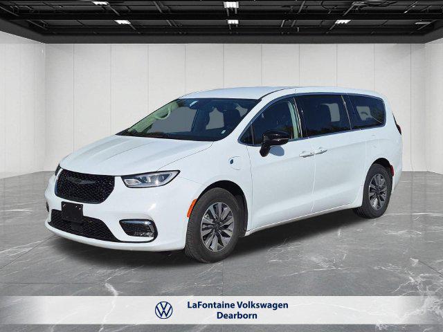 2024 Chrysler Pacifica Hybrid Select for sale in Dearborn, MI