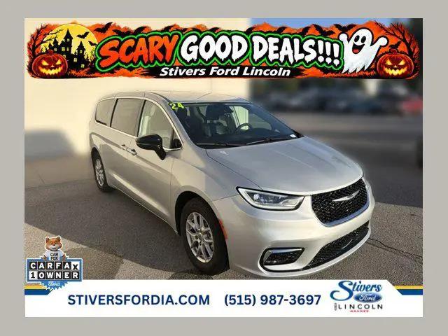 2024 Chrysler Pacifica Touring L for sale in Waukee, IA