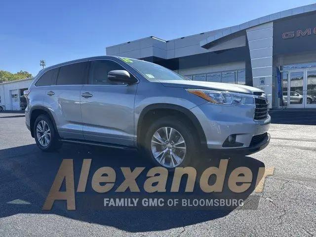 2015 Toyota Highlander LE Plus V6 for sale in Bloomsburg, PA