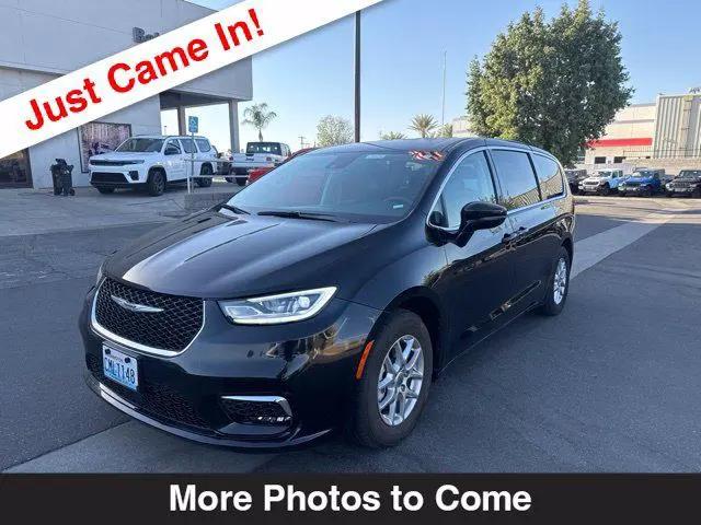 2024 Chrysler Pacifica Touring L for sale in Bakersfield, CA