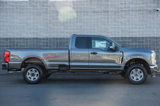 2027 Ford F-350 XLT