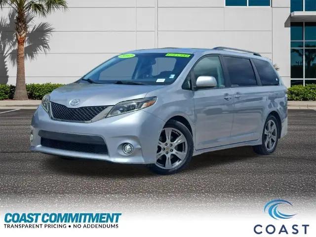 2017 Toyota Sienna SE Premium 8 Passenger for sale in Port Richey, FL