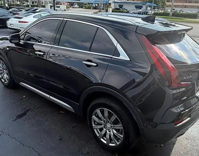2021 Cadillac XT4 AWD Premium Luxury