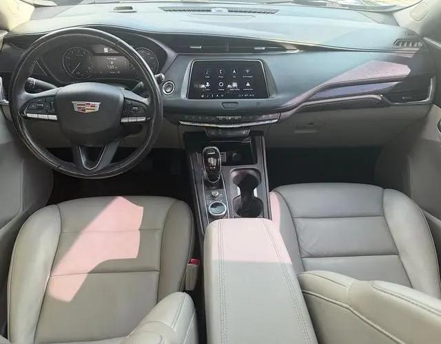 2021 Cadillac XT4 AWD Premium Luxury