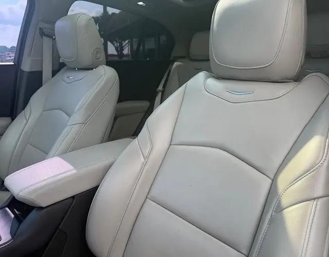 2021 Cadillac XT4 AWD Premium Luxury