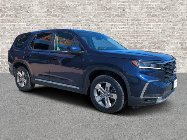 2023 Honda Pilot AWD EX-L 7 Passenger 2023 Honda Pilot AWD EX-L 7 Passenger