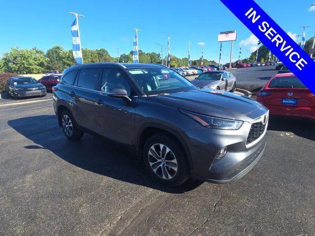 2023 Toyota Highlander XLE for sale in Akron, OH