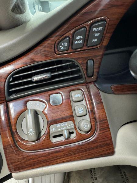 2003 Cadillac DeVille Standard