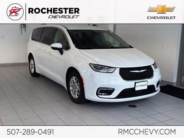 2023 Chrysler Pacifica Touring L for sale in Rochester, MN
