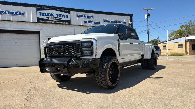 2023 Ford F-350 LARIAT for sale in Cleburne, TX