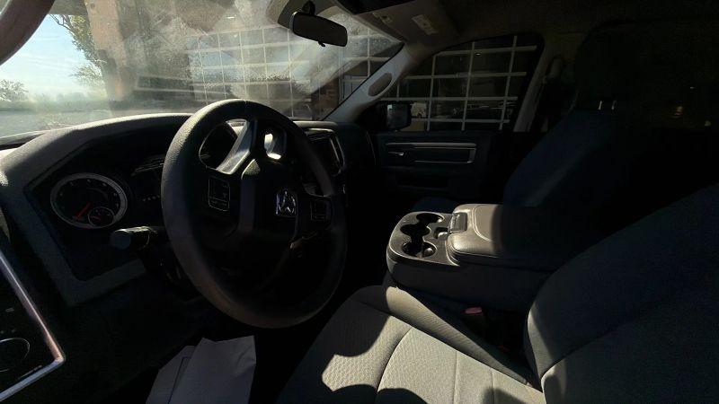 2019 Ram 1500 Classic SLT Crew Cab 4x2 64 Box