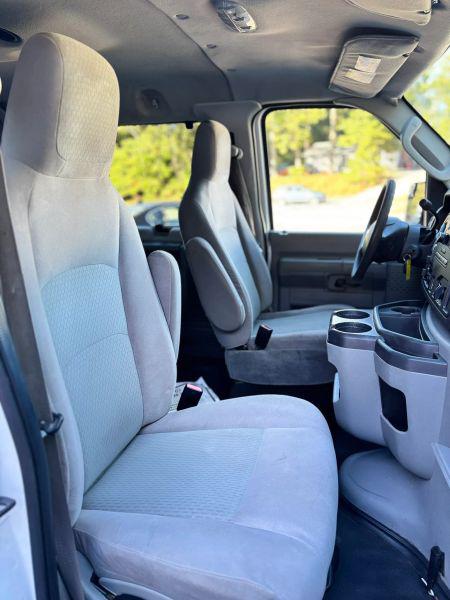 2012 Ford E-350 Super Duty XLT
