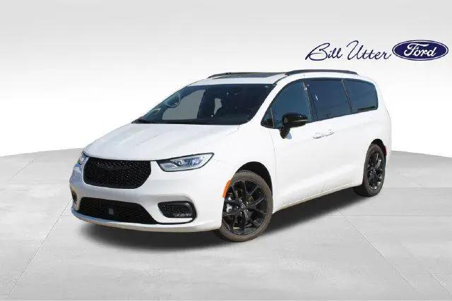2025 Chrysler Pacifica Limited for sale in Denton, TX